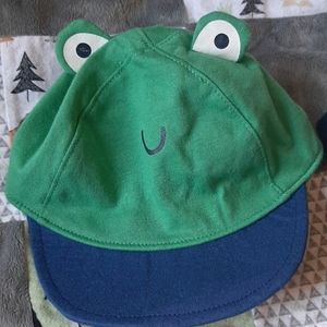 Baby GAP boys frog hat size 0-6 mo
